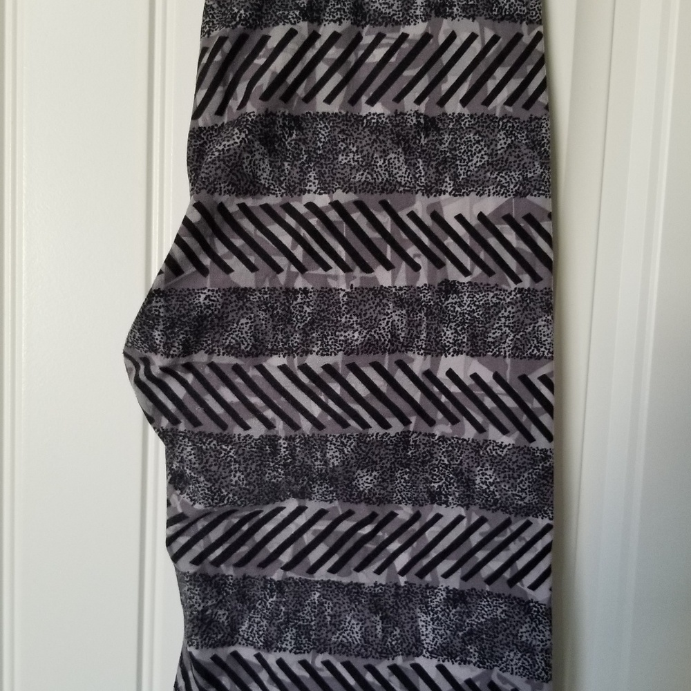 3 for $15 LuLaRoe animal print leggings TC
